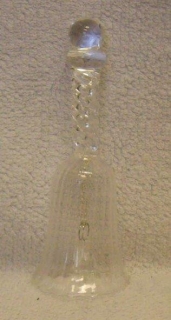 Zvoneček 11cm zdobený jemně