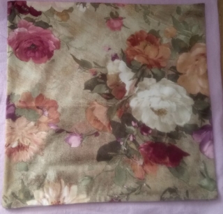 Povlak na polštářek rozměr 45 x 45 cm Polštářek je oboustraný  květovaný